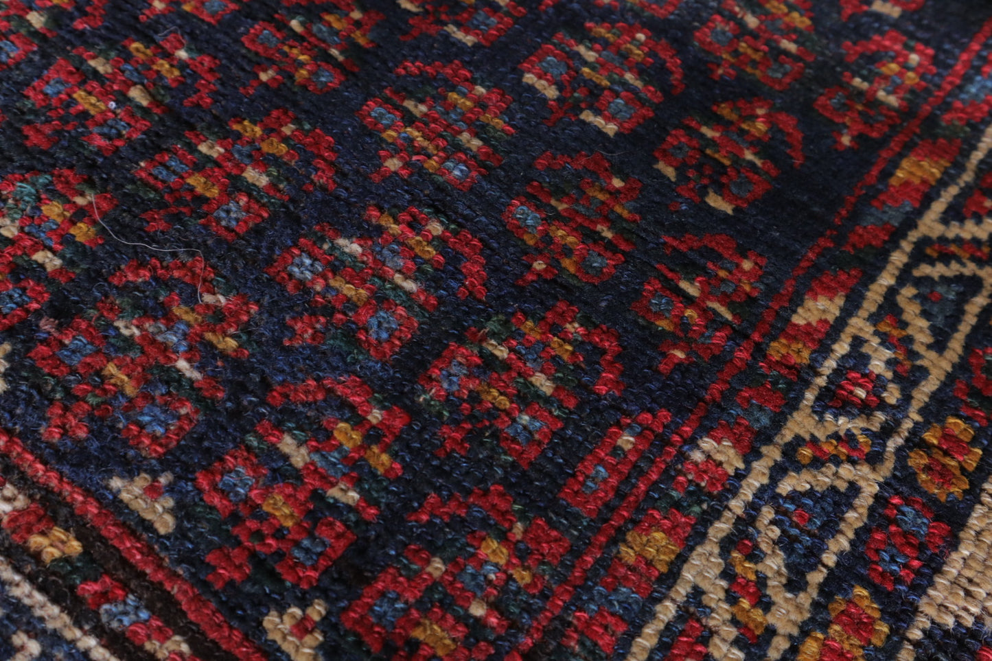A-1045  iran  rug