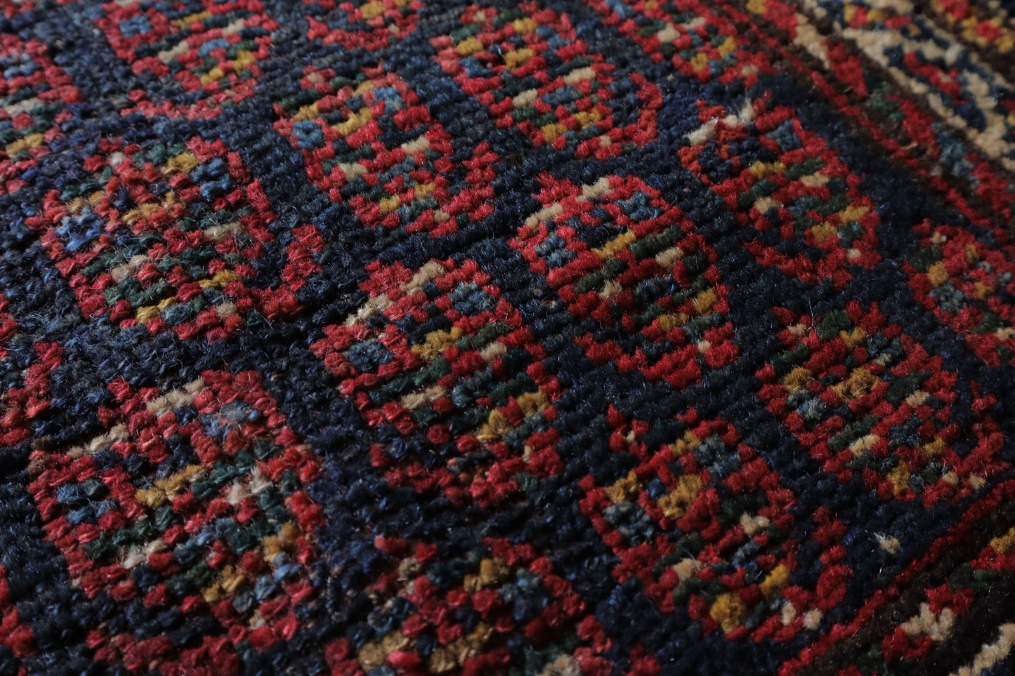 A-1045  iran  rug
