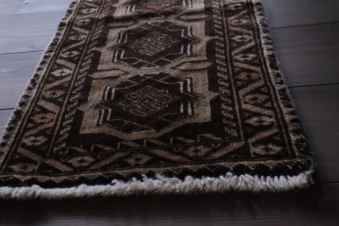 A-1827  baluch rug
