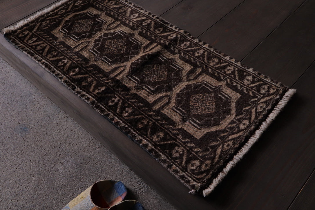 A-1827  baluch rug