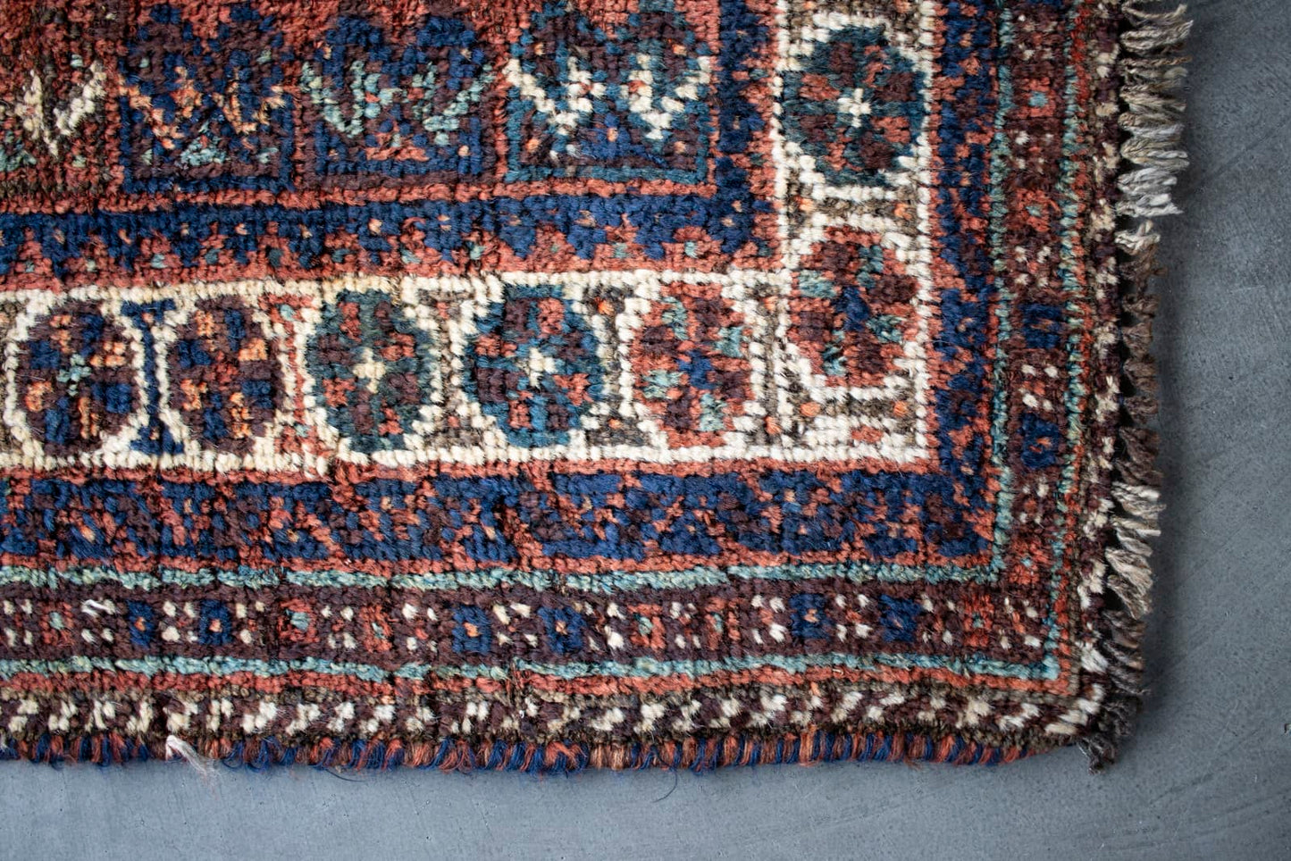 old qashqai rug