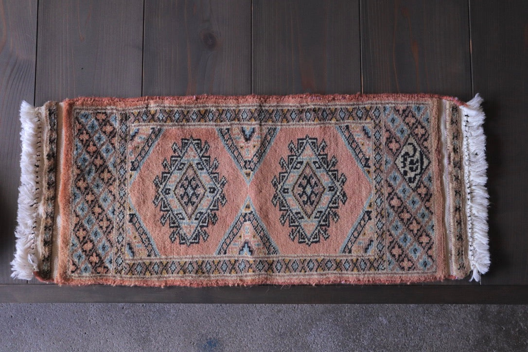 A-1932 pakistan rug