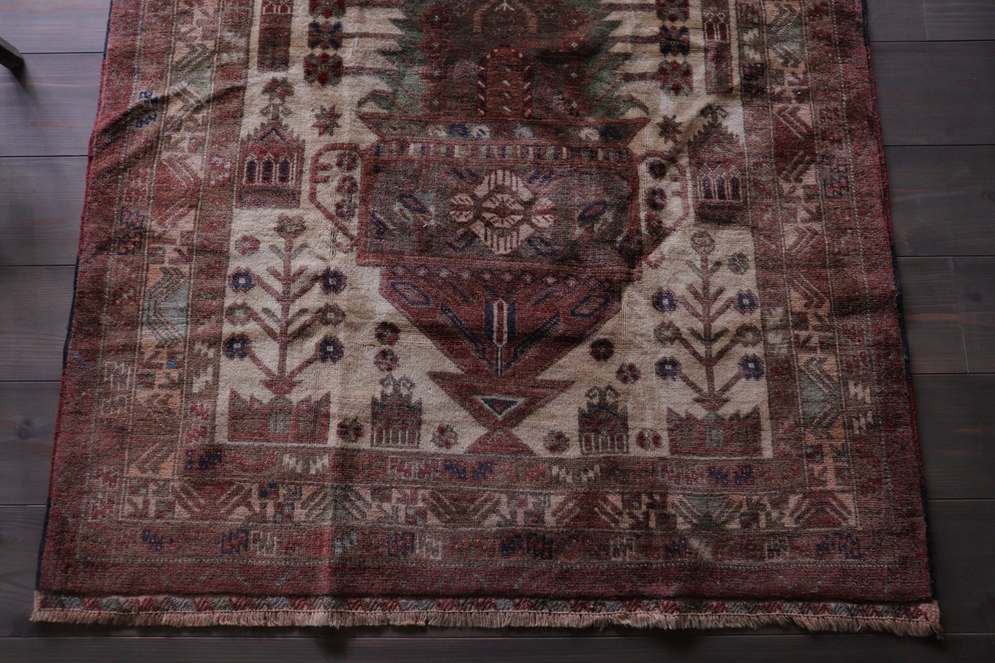 A-1821  baluch rug