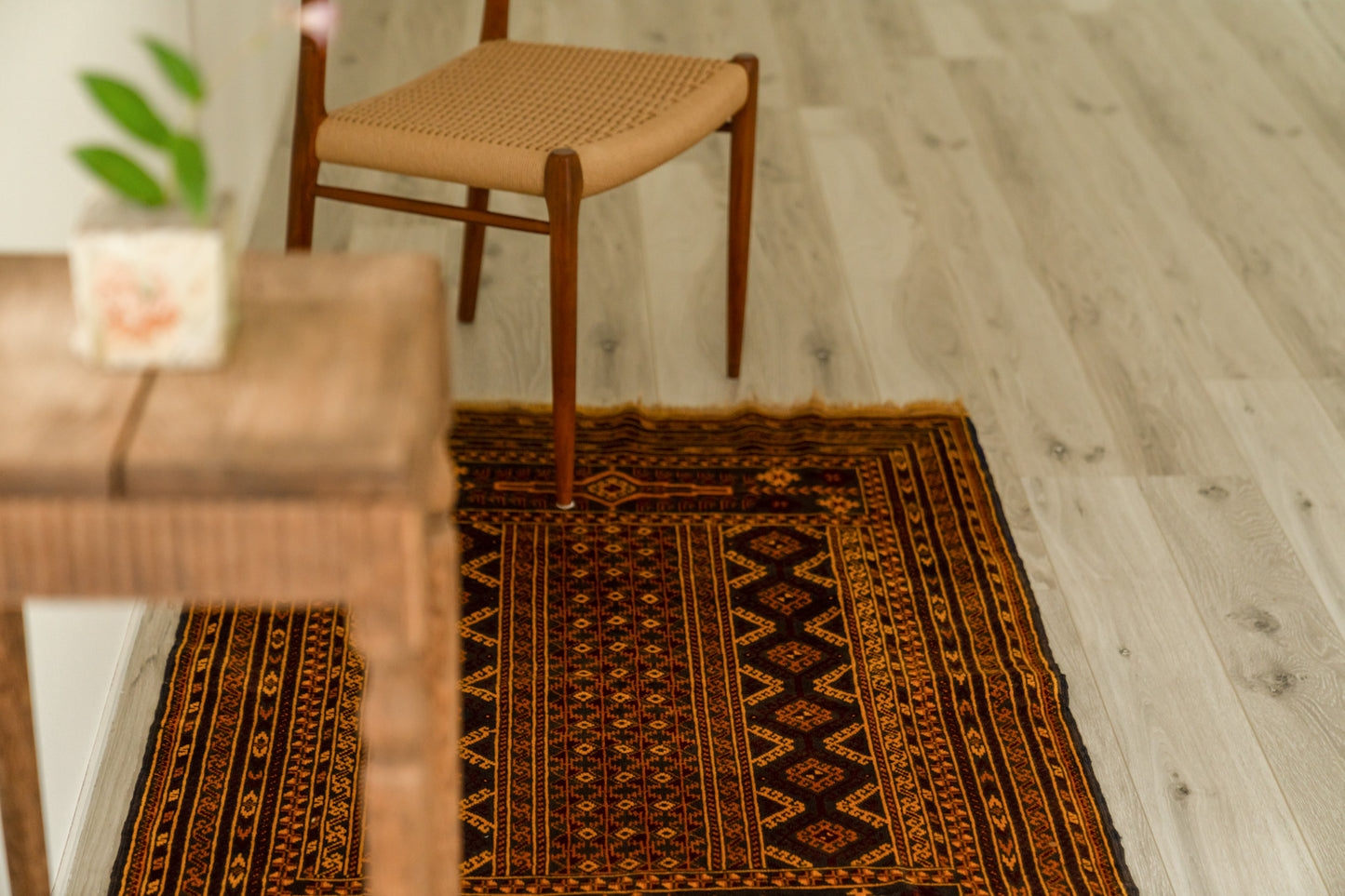 A-334 alikhoja  rug