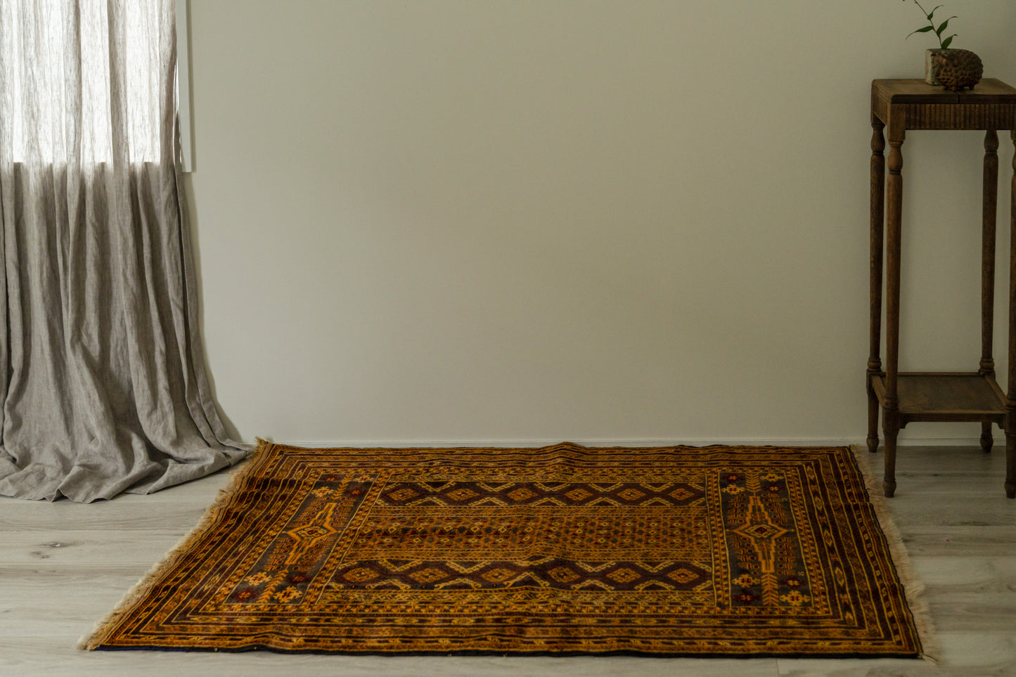 A-334 alikhoja  rug