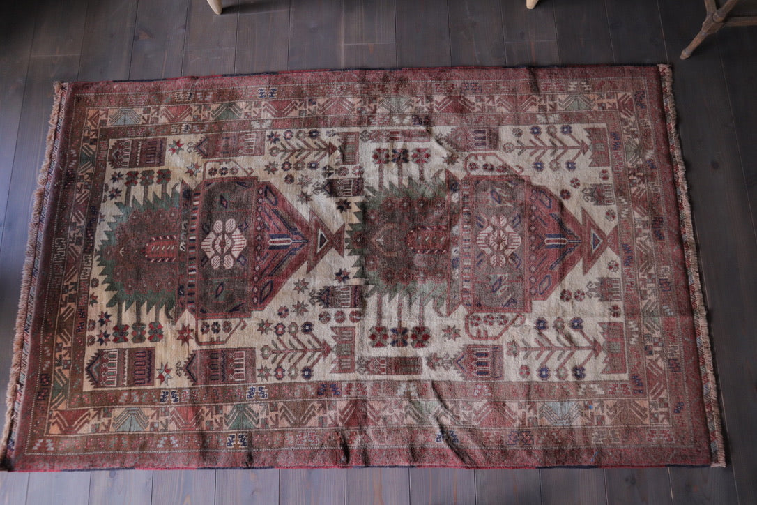 A-1821  baluch rug