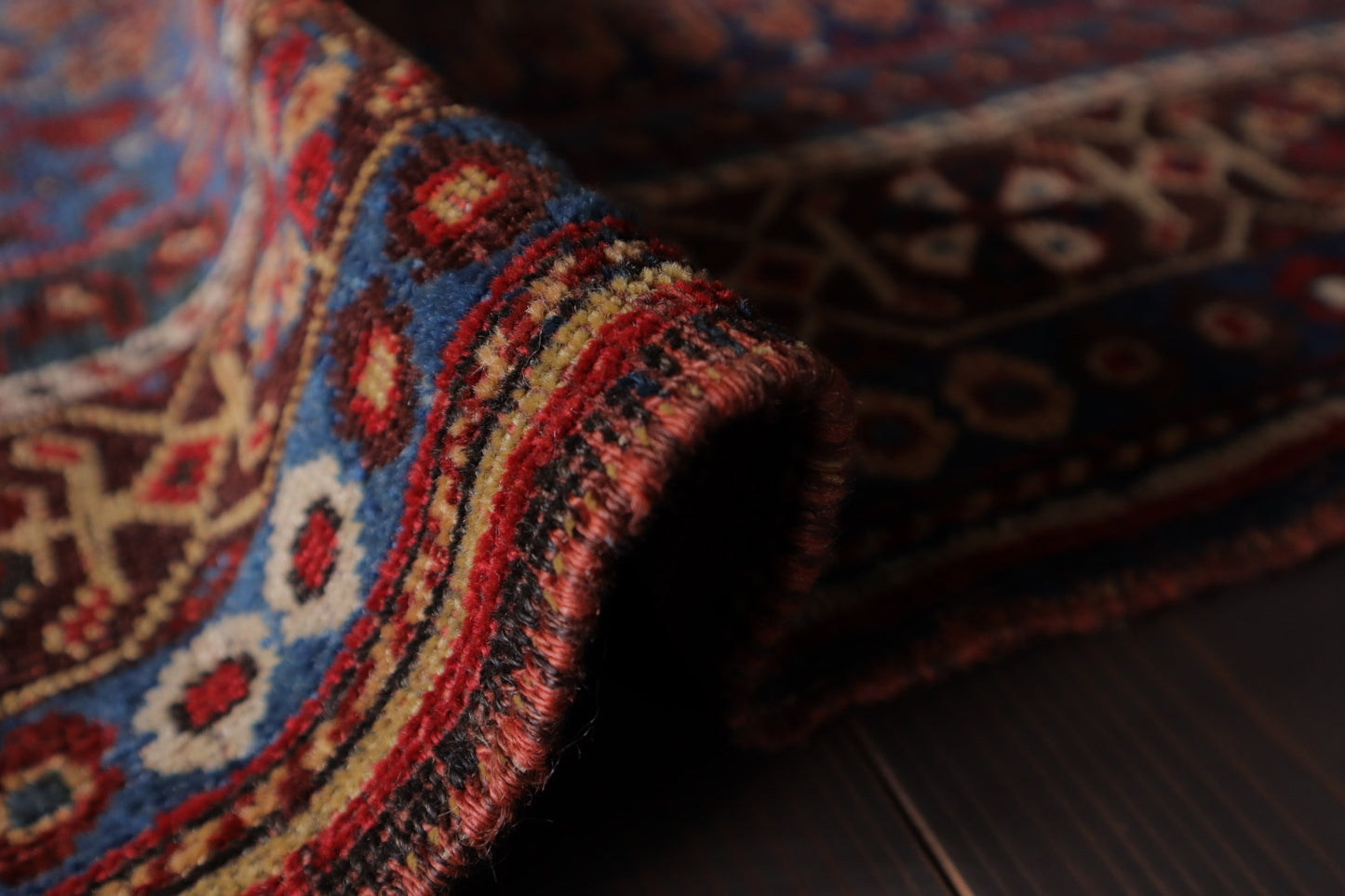 A-1056  qashqai  rug