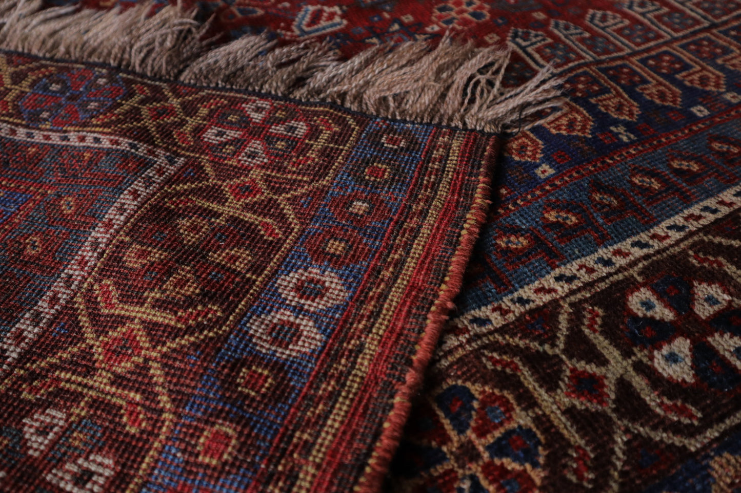 A-1056  qashqai  rug
