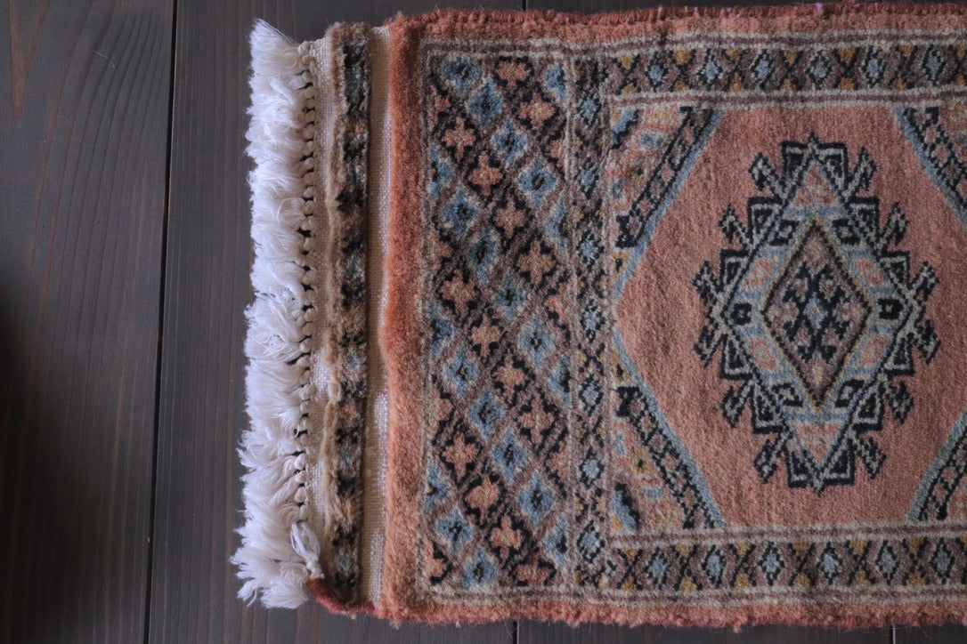 A-1932 pakistan rug