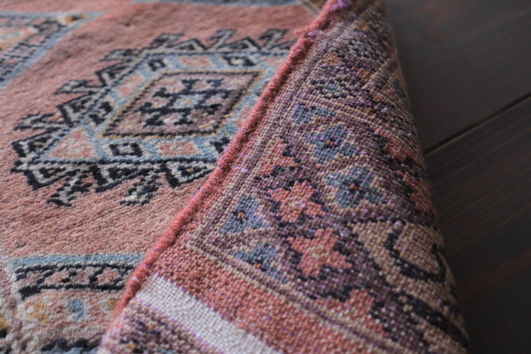 A-1932 pakistan rug