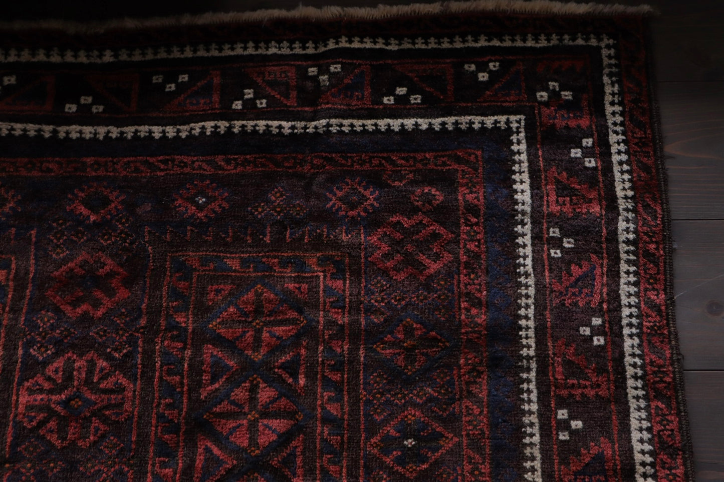 A-1011   baluch rug