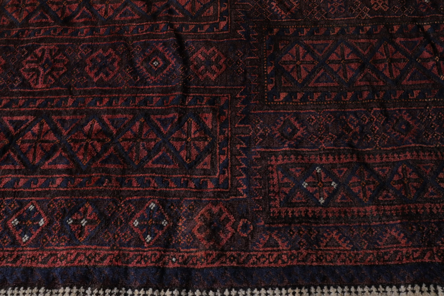 A-1011   baluch rug