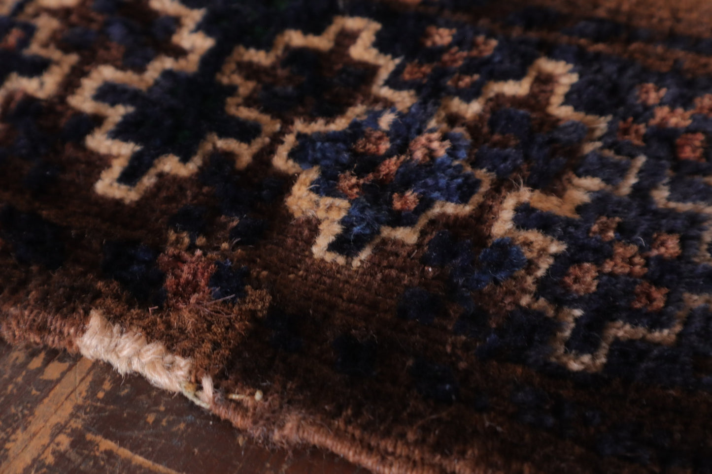 A-1058   baluch rug