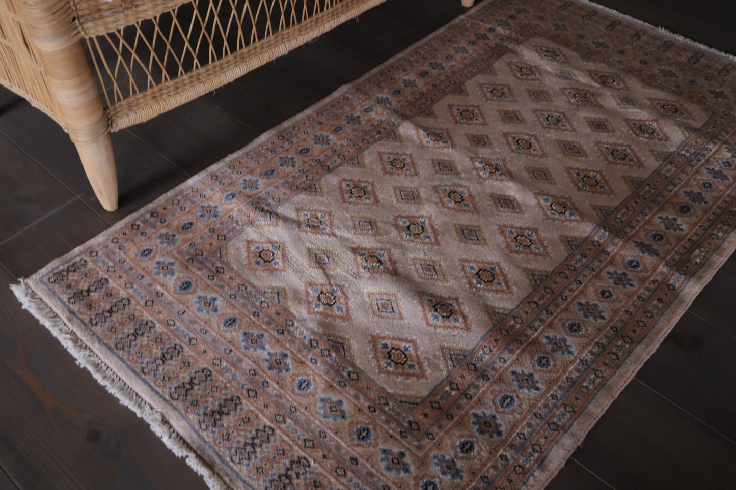 A- 1919  pakistan rug