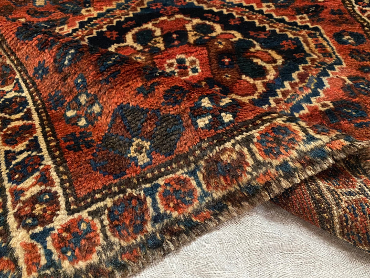 old shiraz rug　