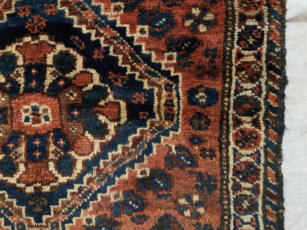 old shiraz rug　