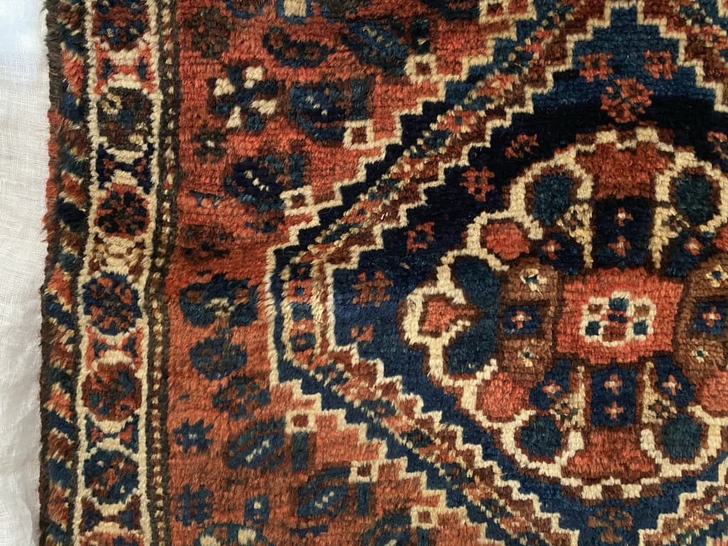 old shiraz rug　