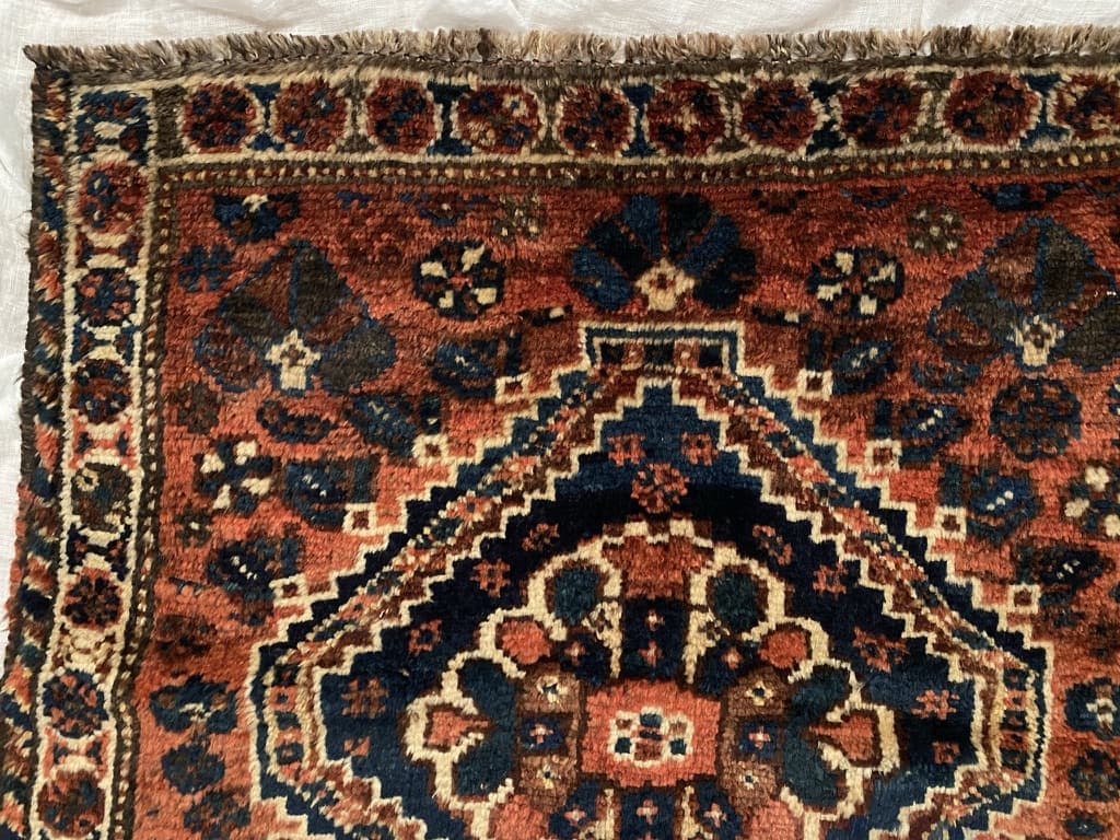 old shiraz rug　